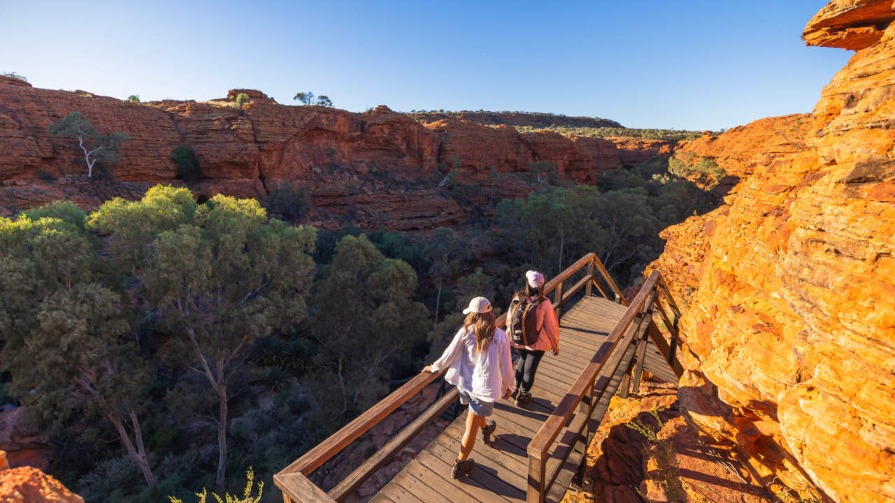 Looking over Kings Canyon from the Rim Walk